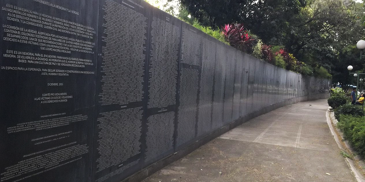 Monumento A La Verdad Y La Memoria Feminismo Por La Paz